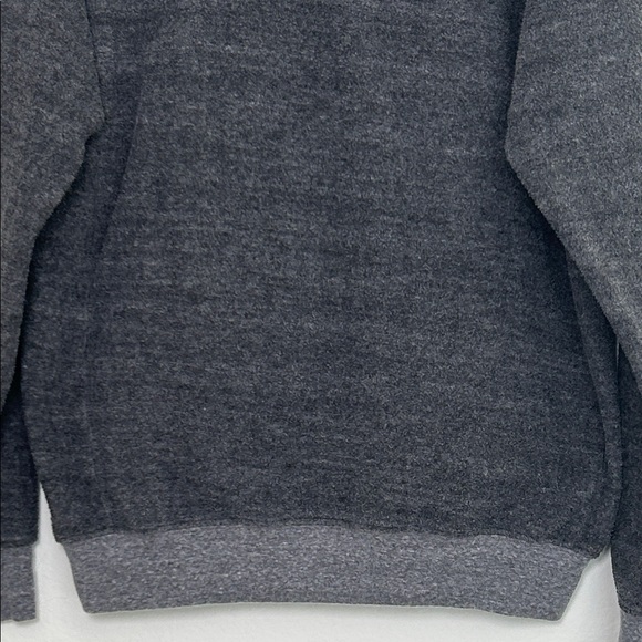 Alo Yoga Men’s L Gray Triumph Fleece Crewneck Sweatshirt w/ Zip Pockets - Picture 9 of 9
